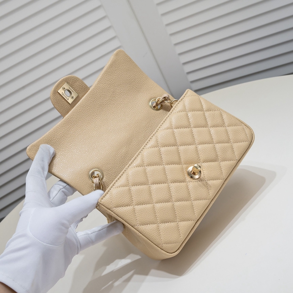 シャネルバッグ角部分ディテール